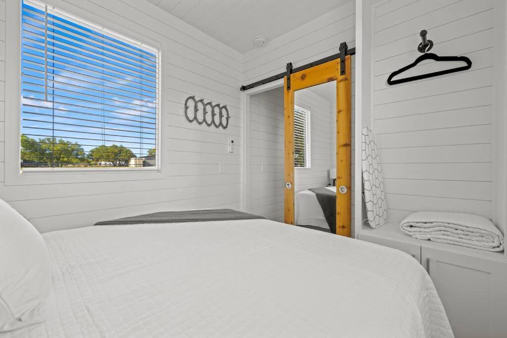 New! The Texas Longhorn-Luxury Container Home Φρέντερικσμπεργκ Εξωτερικό φωτογραφία
